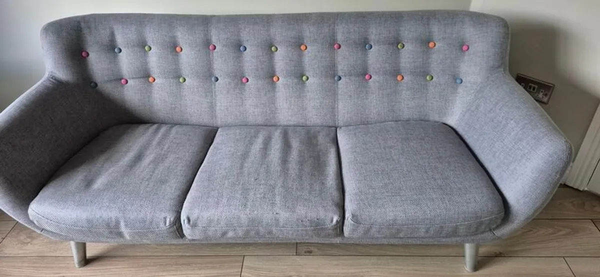 2x sofas  for living room - Image 2