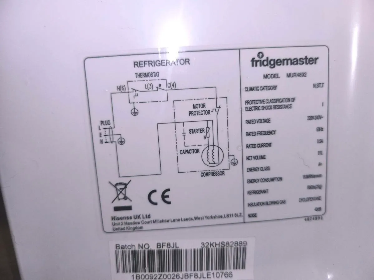 Under Counter Fridge 91l - Image 4