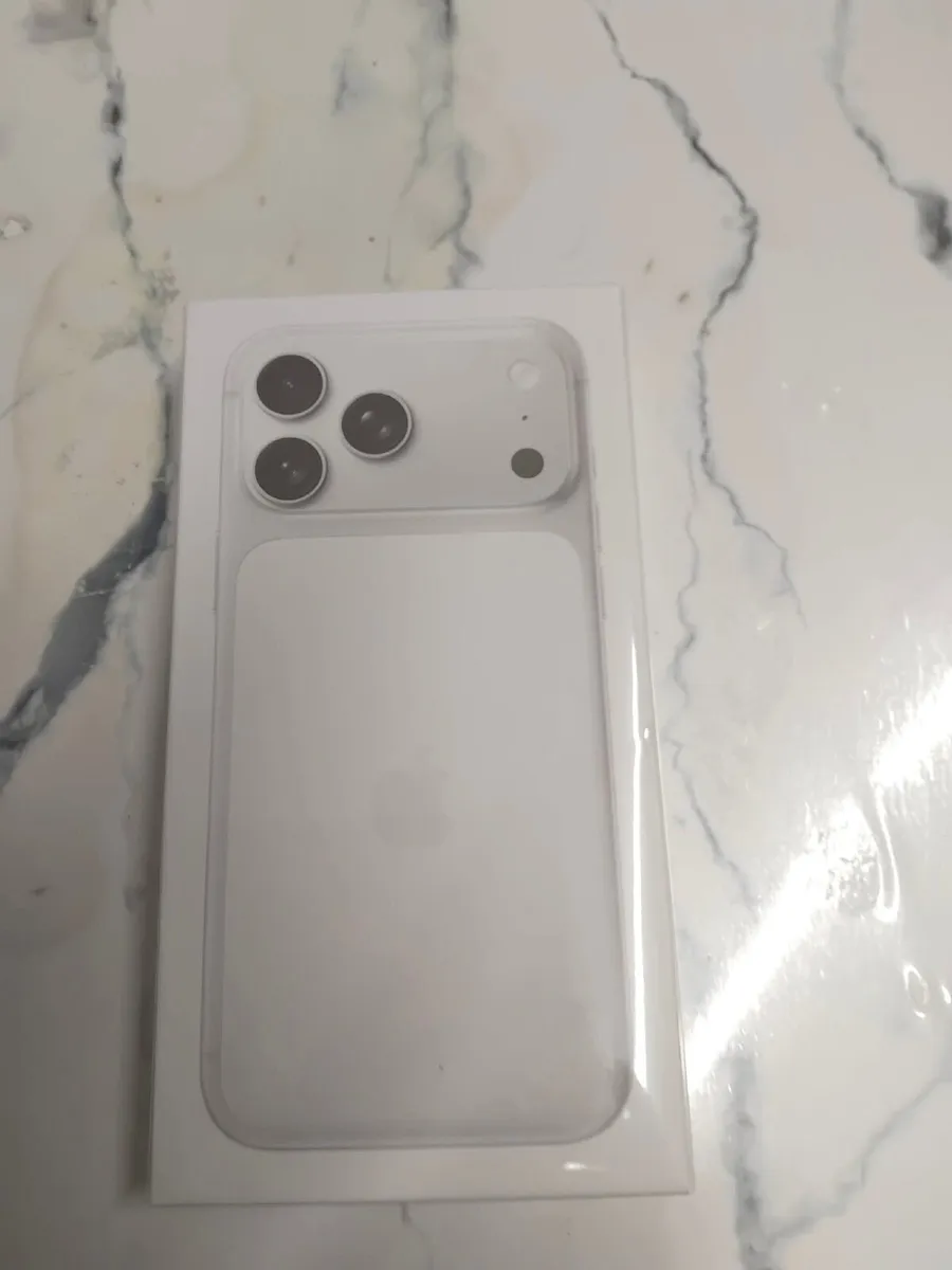 iPhone 17 Pro Max - Image 1