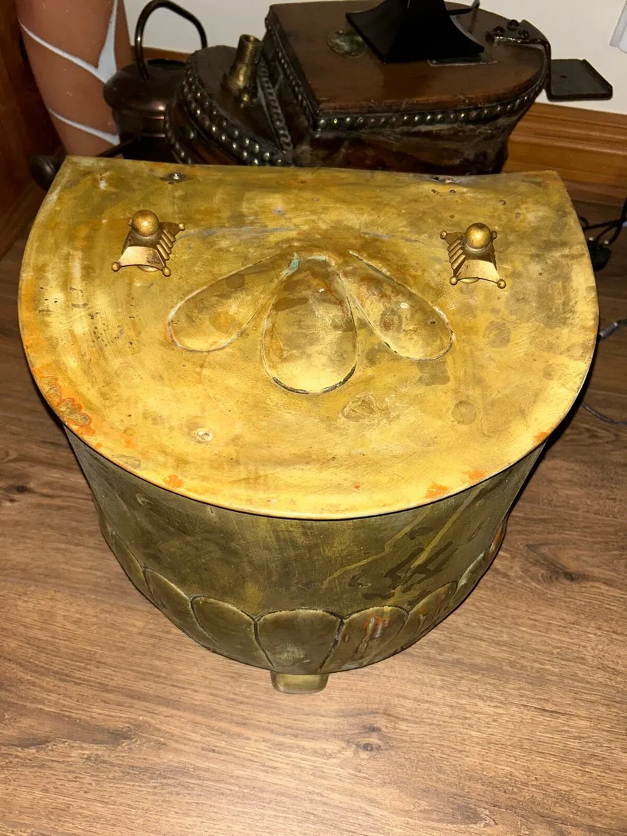 Vintage Copper Fire Log Box - Image 1