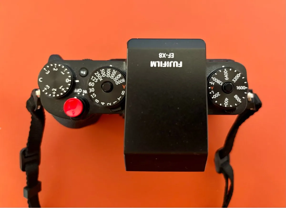 Fujifilm X-T2 Professional Kit w/ XF 18-55mm Lens - Image 3