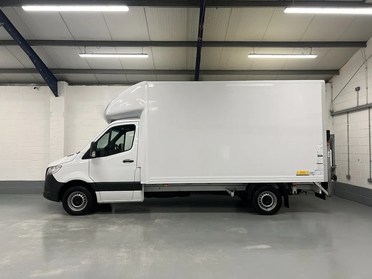 2022 Mercedes-Benz Sprinter Luton Box Van - Image 1