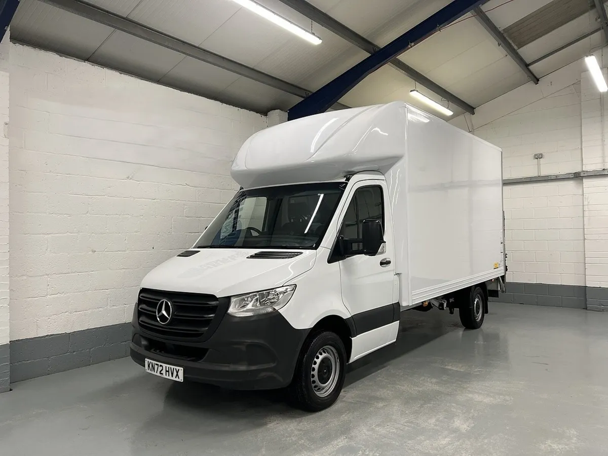 2022 Mercedes-Benz Sprinter Luton Box Van - Image 2