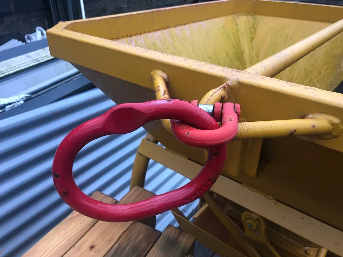 Concrete Skip - Image 2