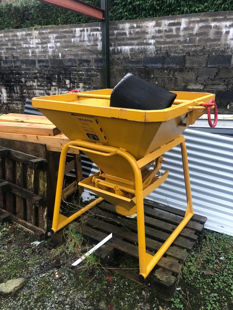 Concrete Skip - Image 4