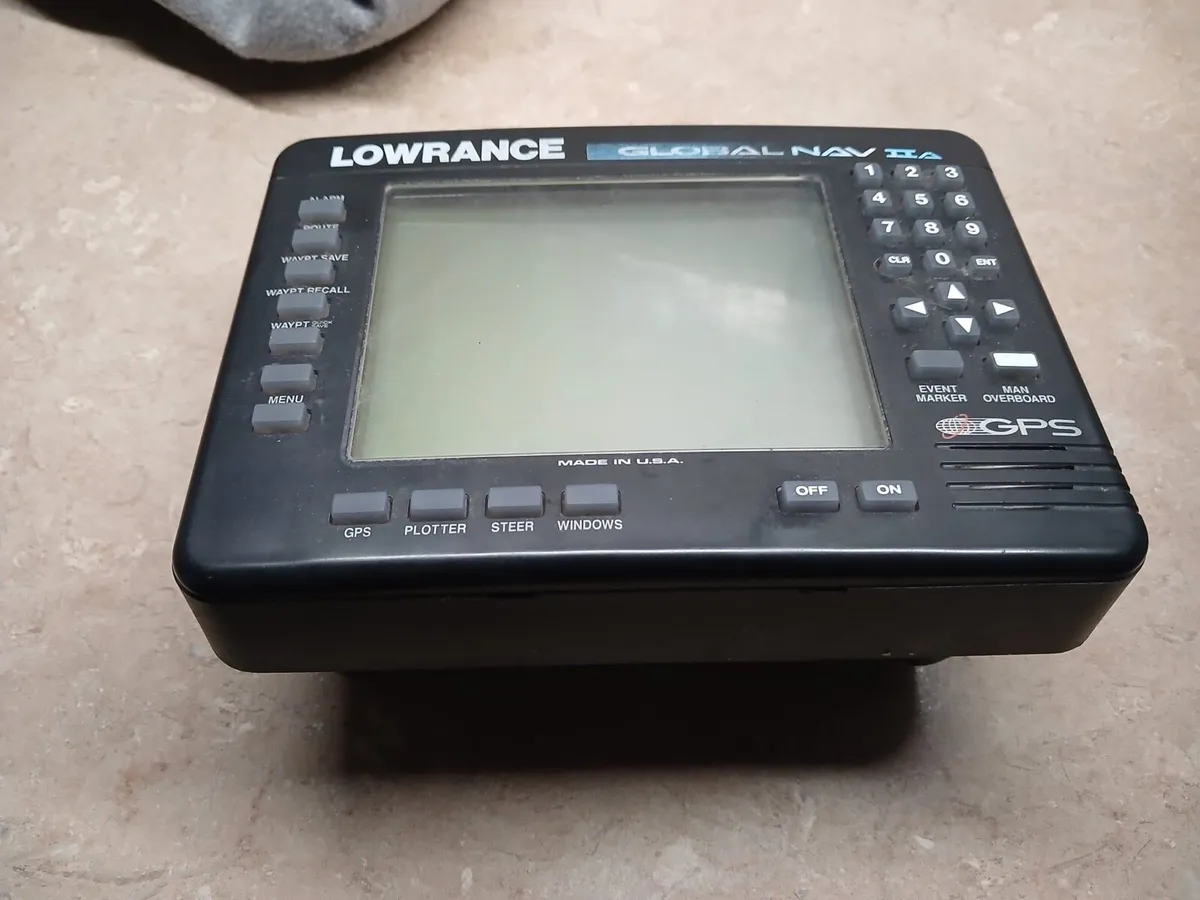 Lowrance global map 2000