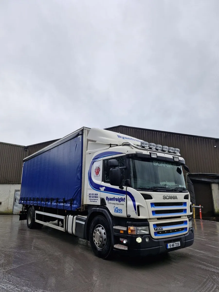 Scania P230 rigid with Taillifts - Image 1