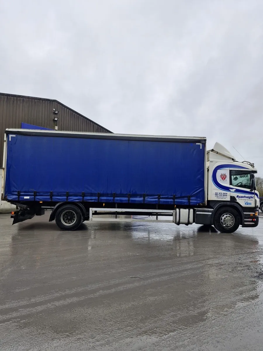 Scania P230 rigid with Taillifts - Image 2