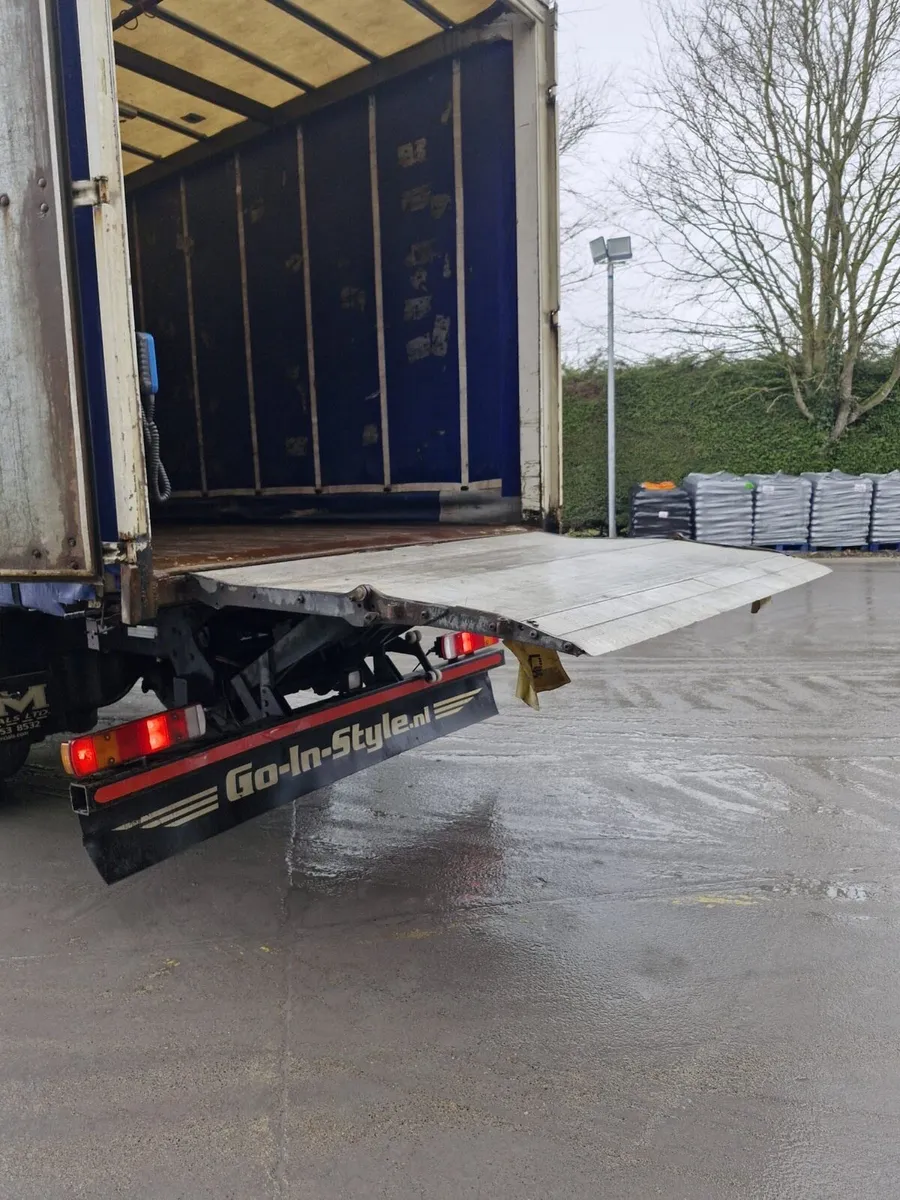 Scania P230 rigid with Taillifts - Image 4