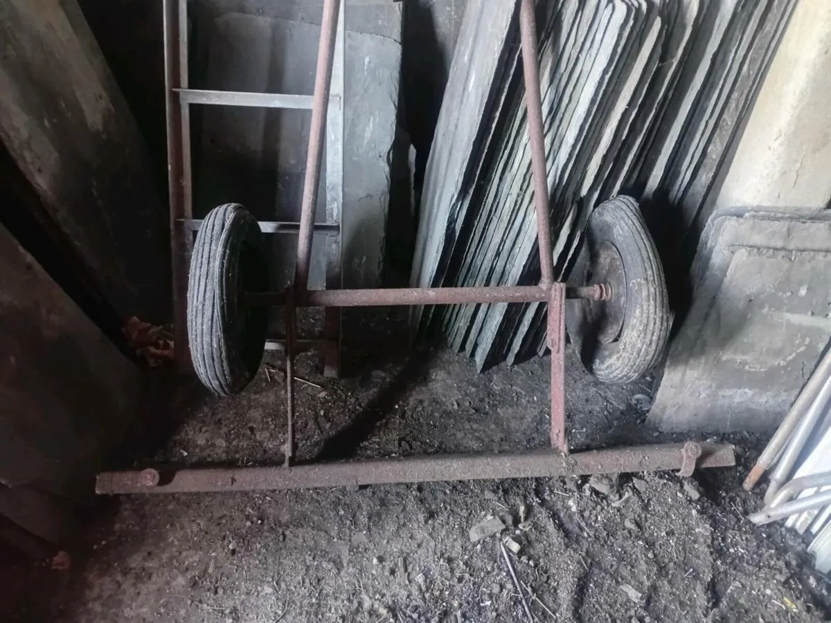 Hand Yard scraper on wheels - Image 3