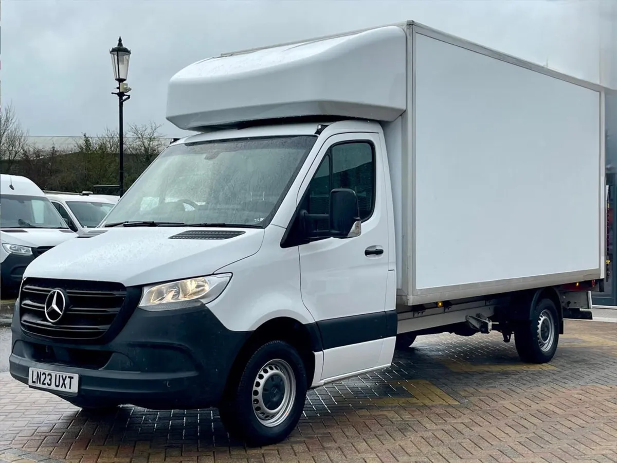 2023 Mercedes-Benz Sprinter Luton Box Van - Image 2