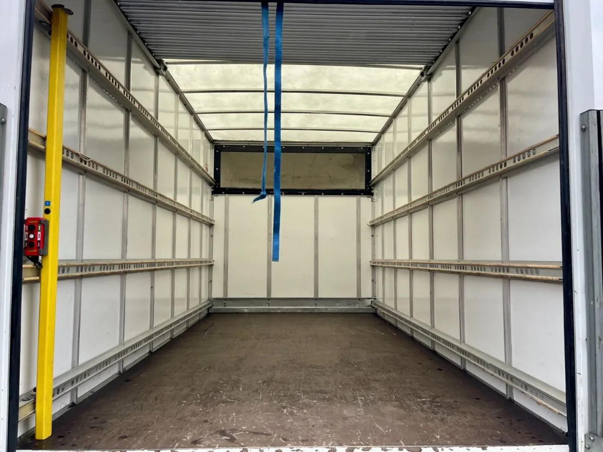 2023 Mercedes-Benz Sprinter Luton Box Van - Image 4