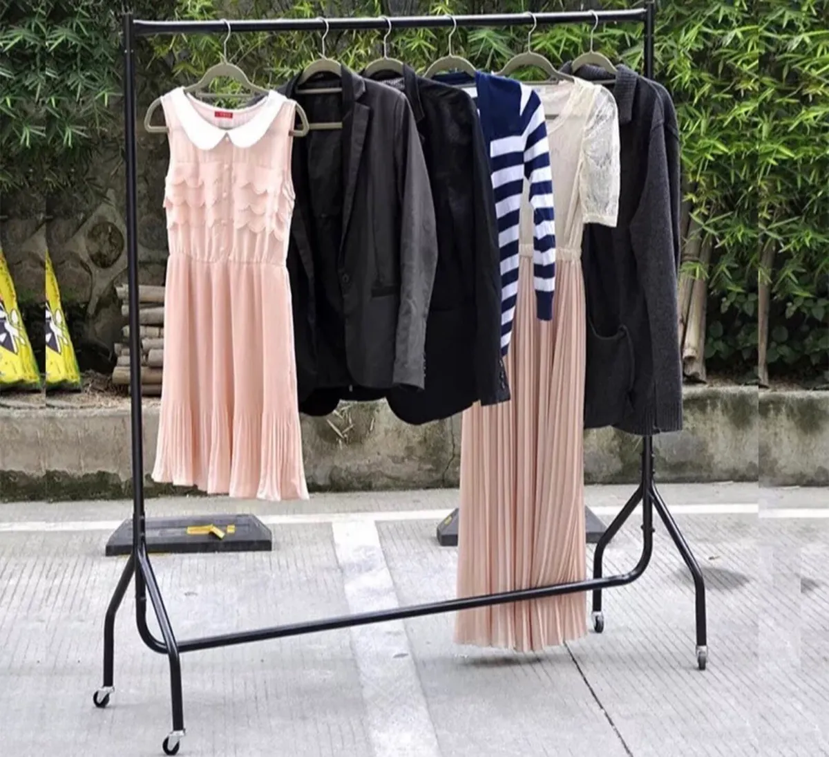 4ft Clothes Rail Heavy Duty on Wheels NEW - Image 3