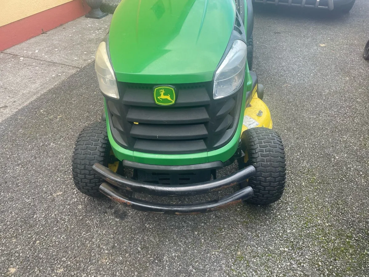 John Deere lawnmower - Image 1