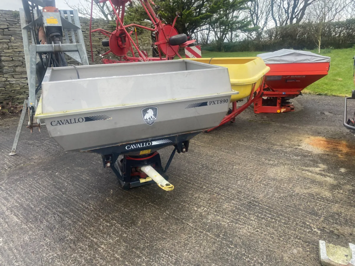 Cavolla 1ton spreader - Image 1