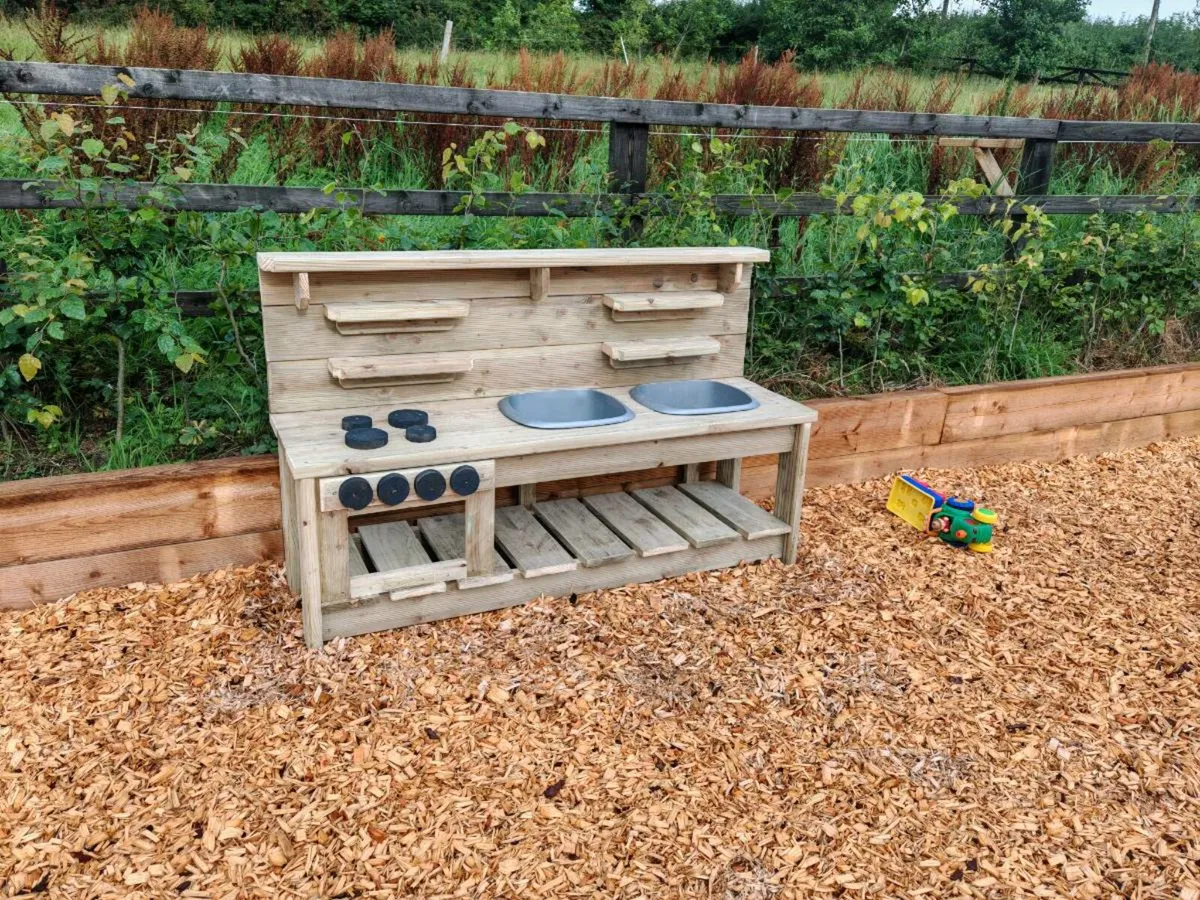 Handmade kids mud kitchen - Image 3