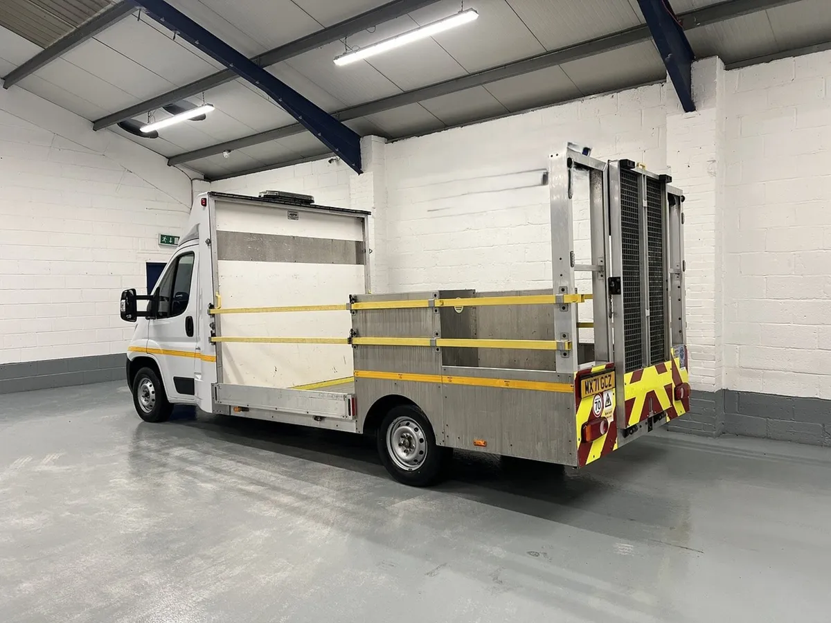 2022 Peugeot Boxer Dropside Van - Image 4