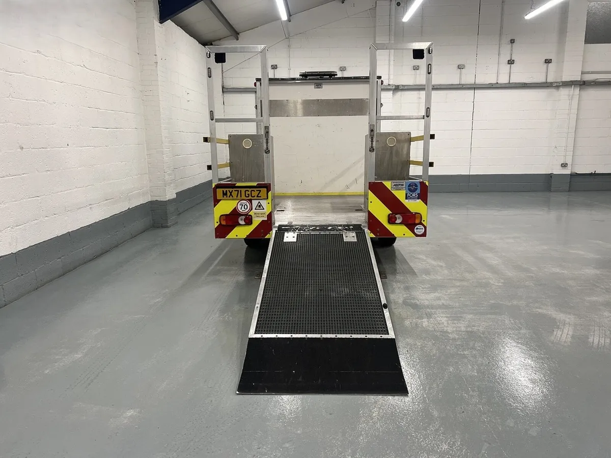 2022 Peugeot Boxer Dropside Van - Image 2