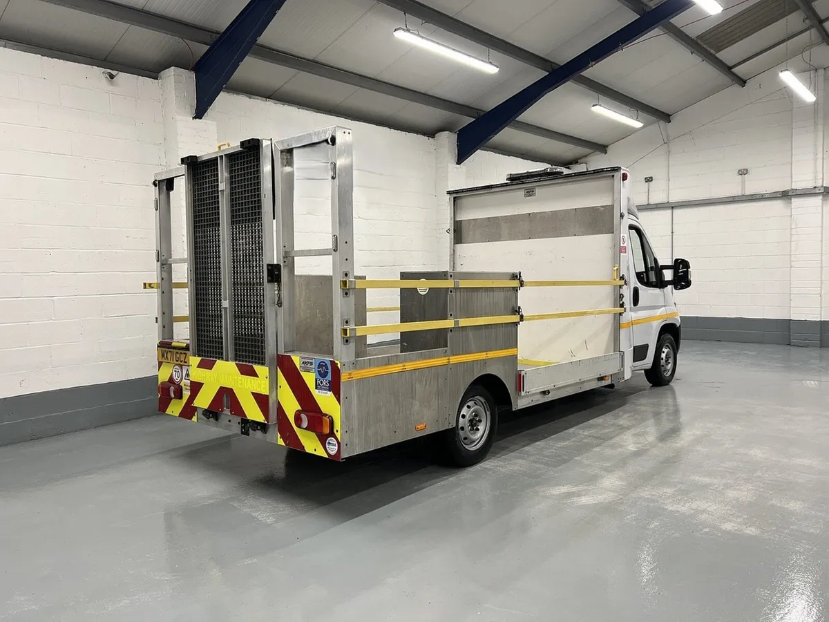 2022 Peugeot Boxer Dropside Van - Image 1