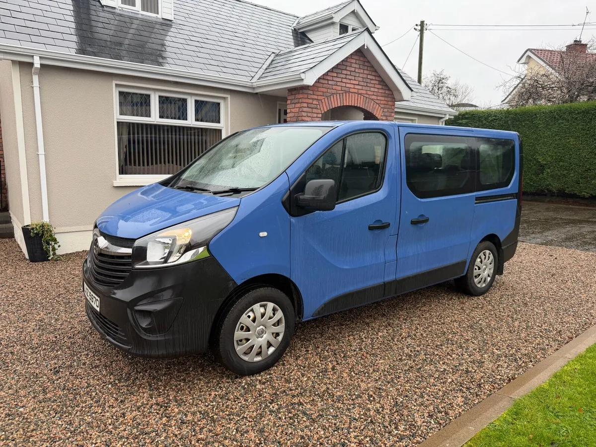 9 seater mini bus - Image 1