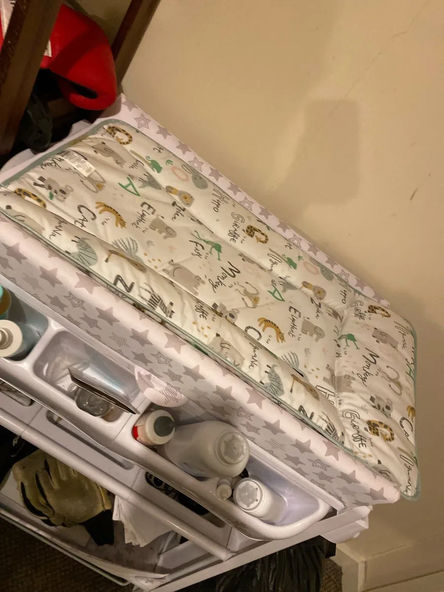 Nappy changing station - Image 2