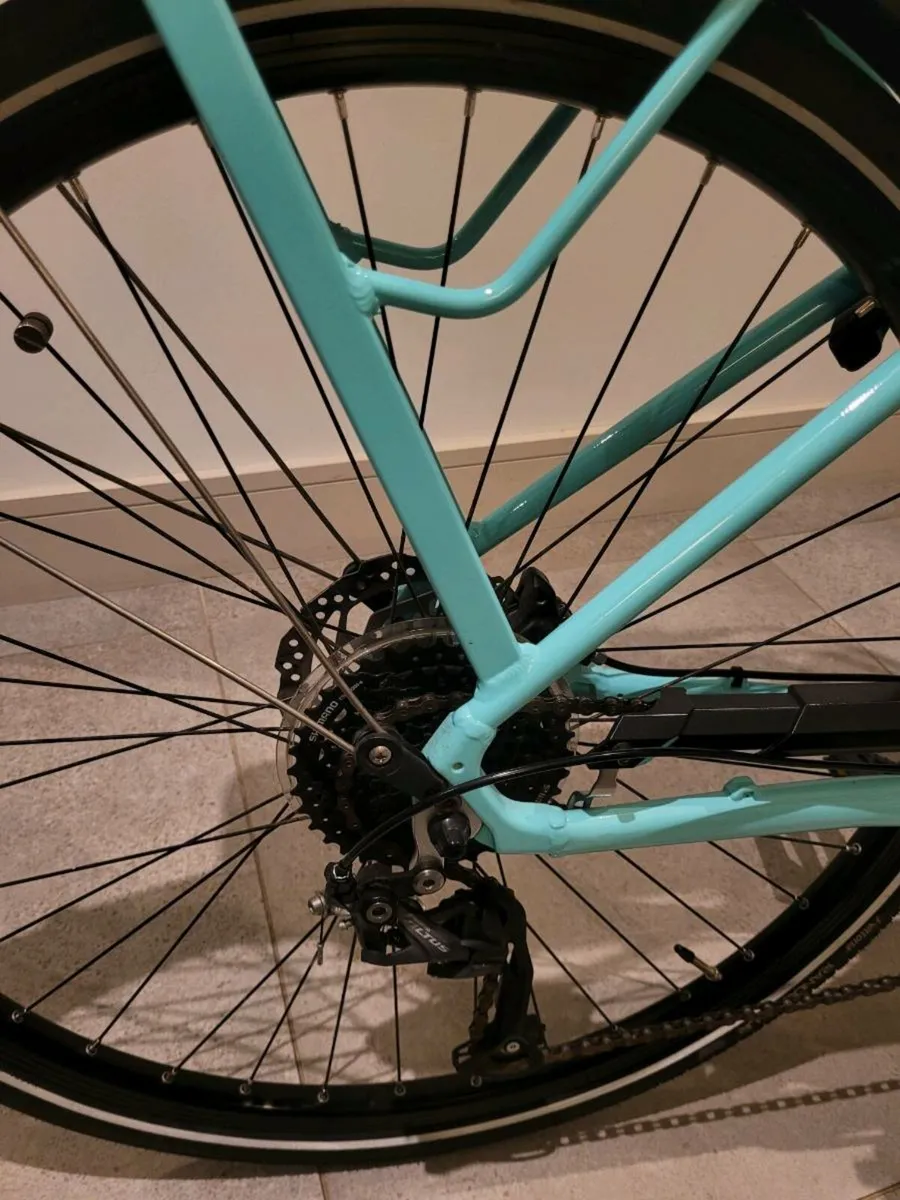 Bianchi Long Island E Bike - Image 4