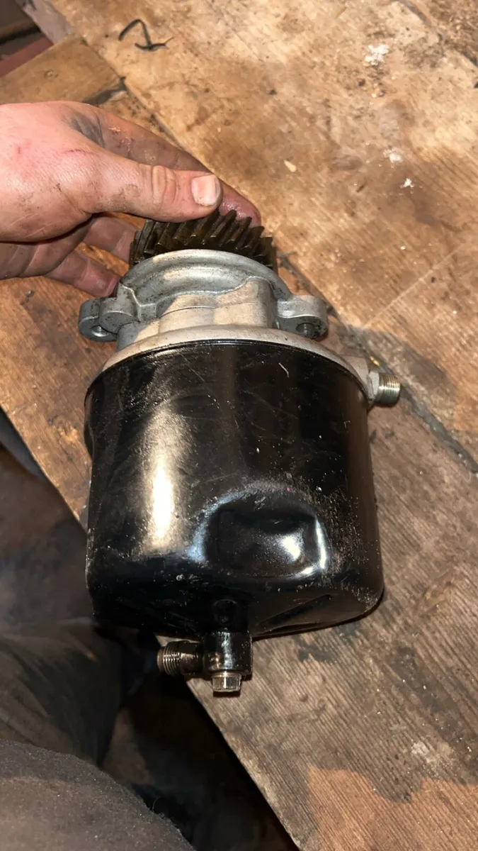 ford power steering pump - Image 1