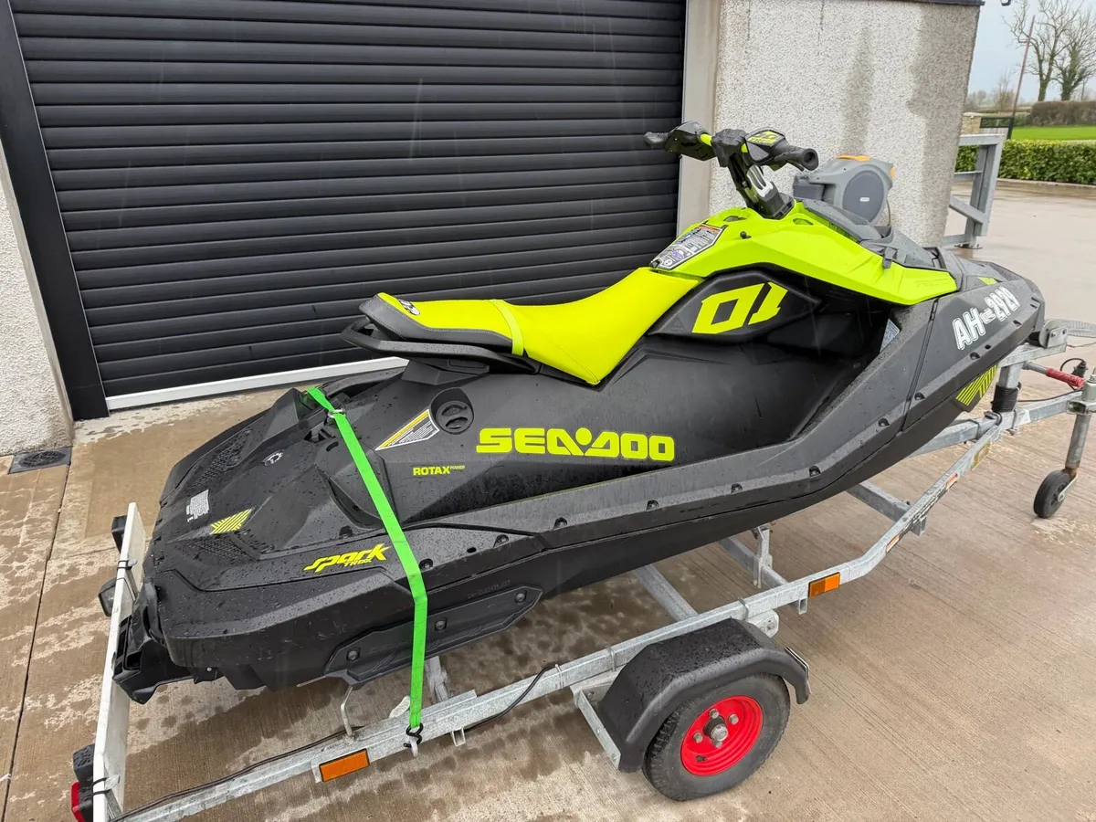 Seadoo spark trix 2023 jet ski - Image 1