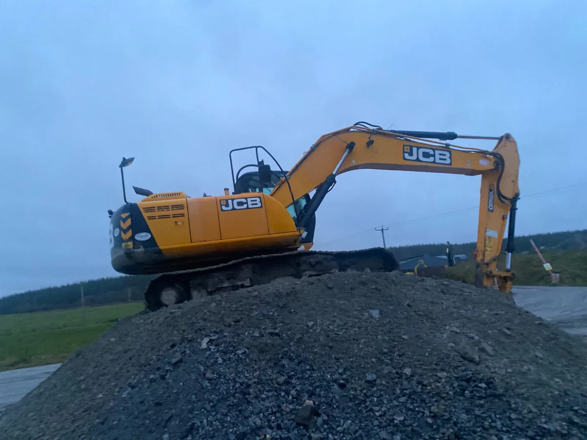JCB 220LC 2016 (18078) - Image 2