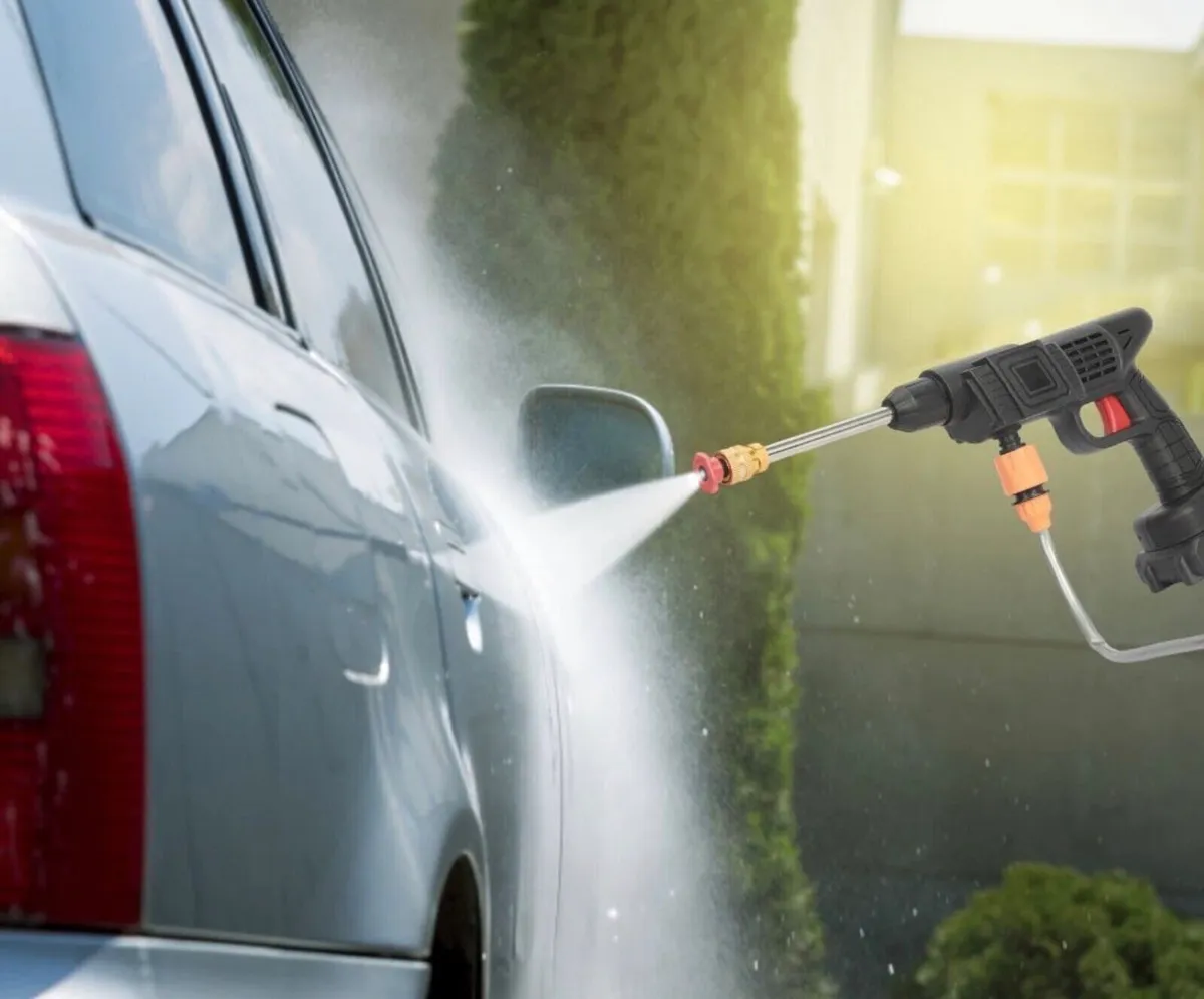 Portable Power Washer + 2 Batteries NEW - Image 2