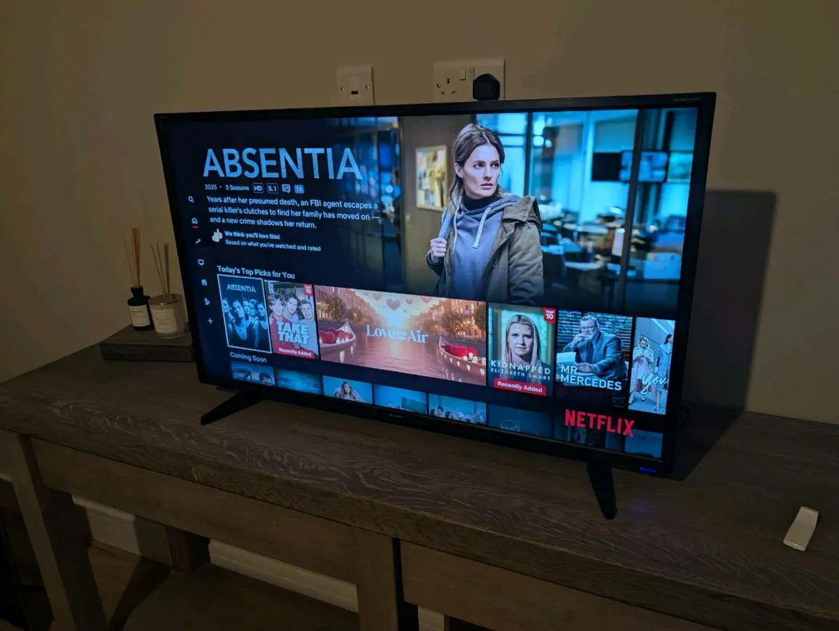 Sharp 40 " Smart TV - Image 2