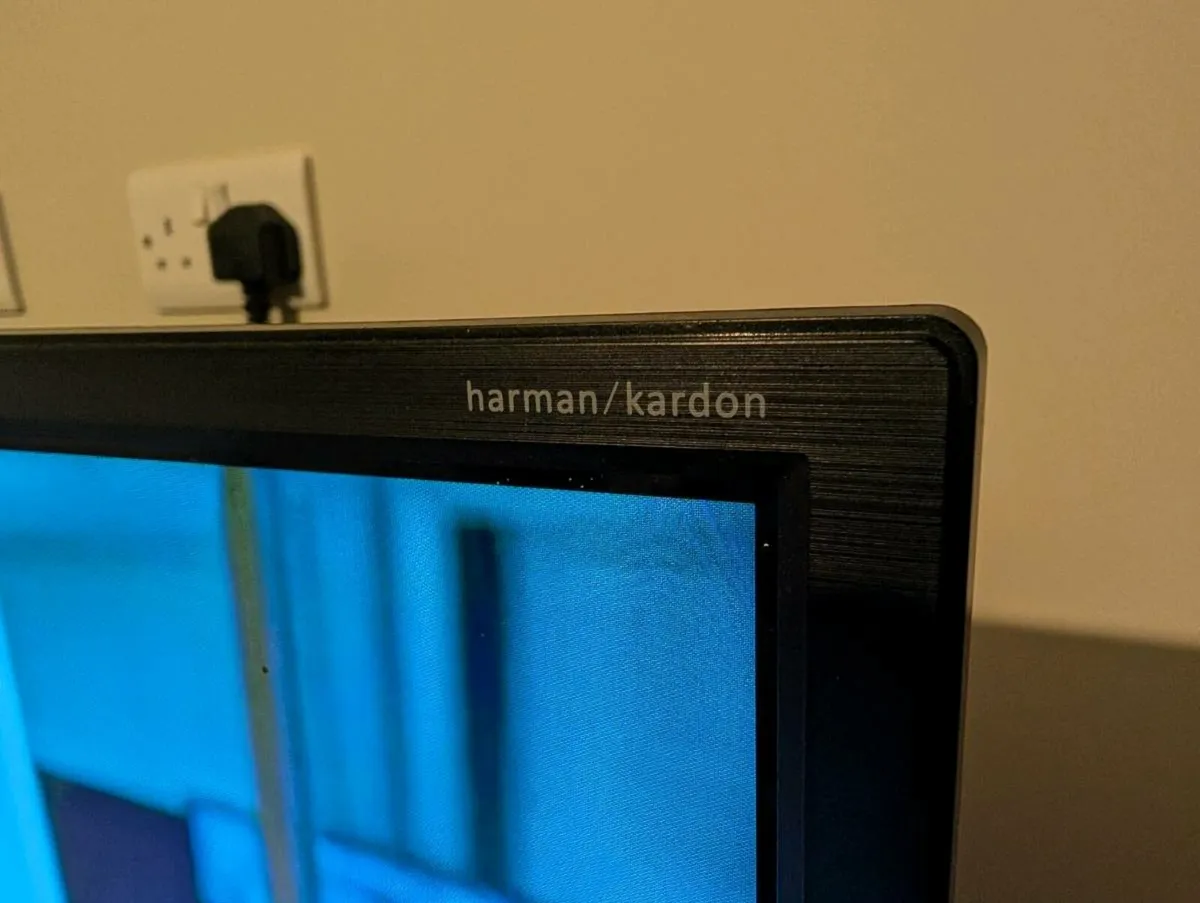 Sharp 40 " Smart TV - Image 4