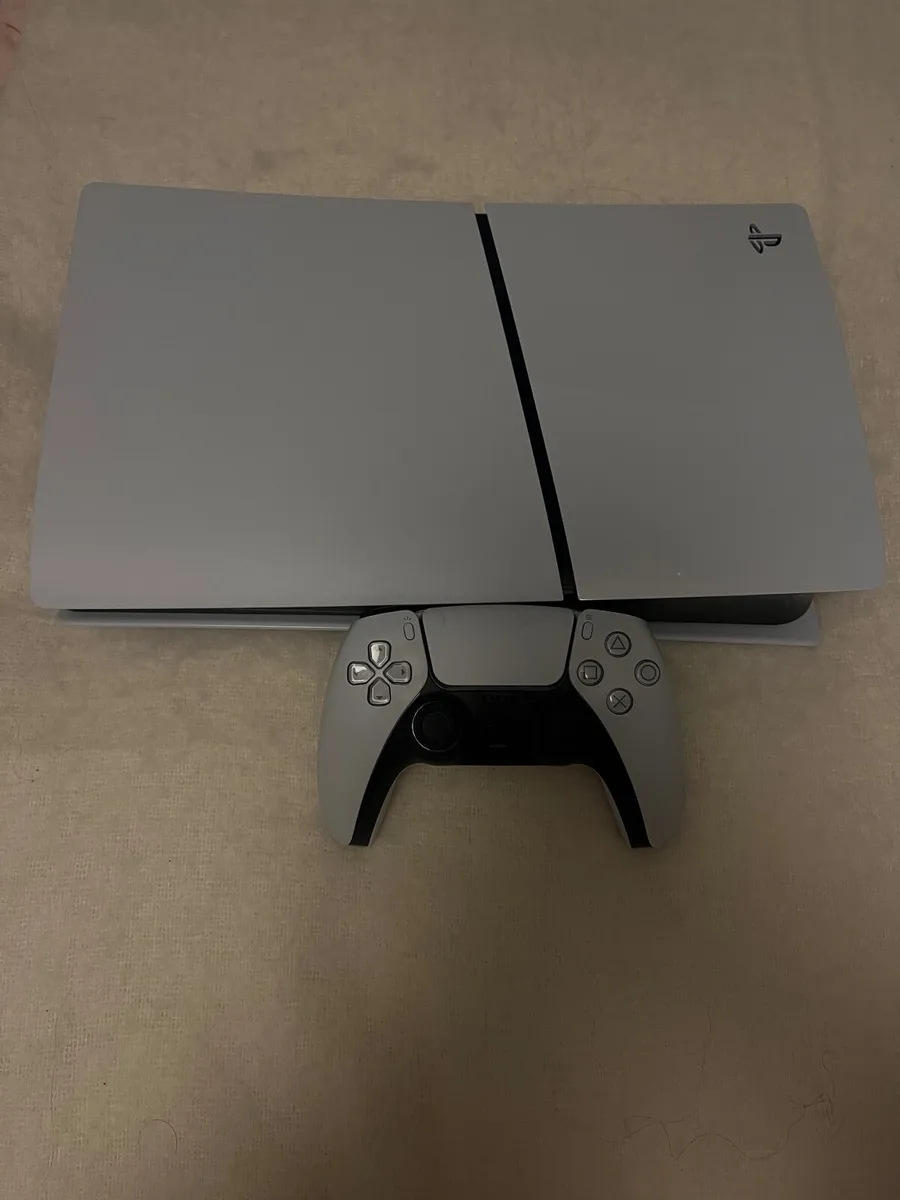 Sony PS5 with a controller like new (barely used) - Image 3