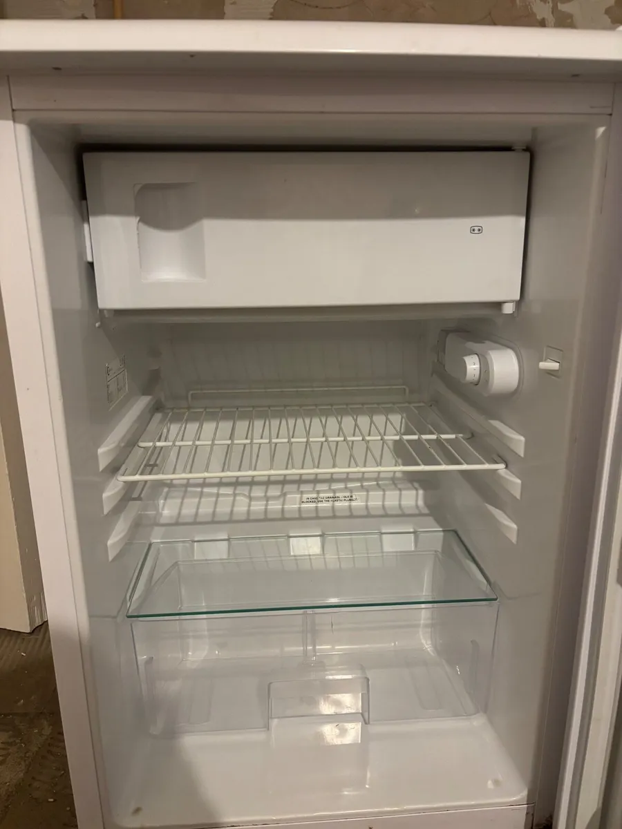 Undercounter fridge - Image 2