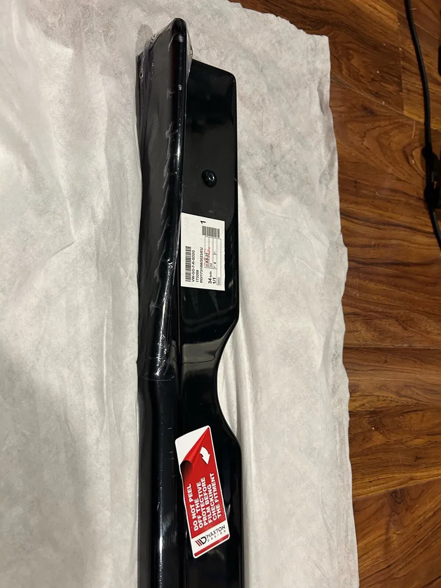 Mk 7 Golf R Front splitter and side skirts - Image 3