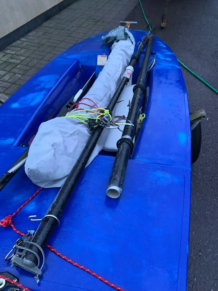 Topper sailing dinghy - Image 1