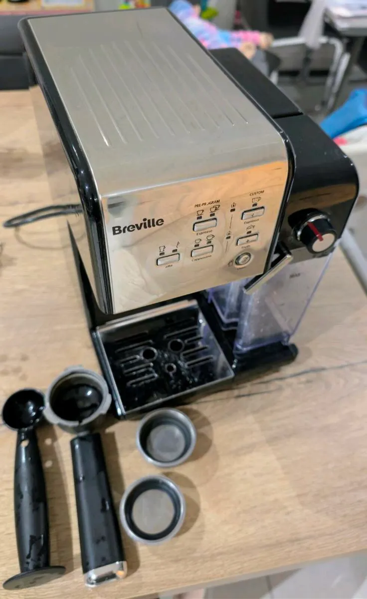 Breville One-Touch Espresso & Cappuccino Machine - Image 3