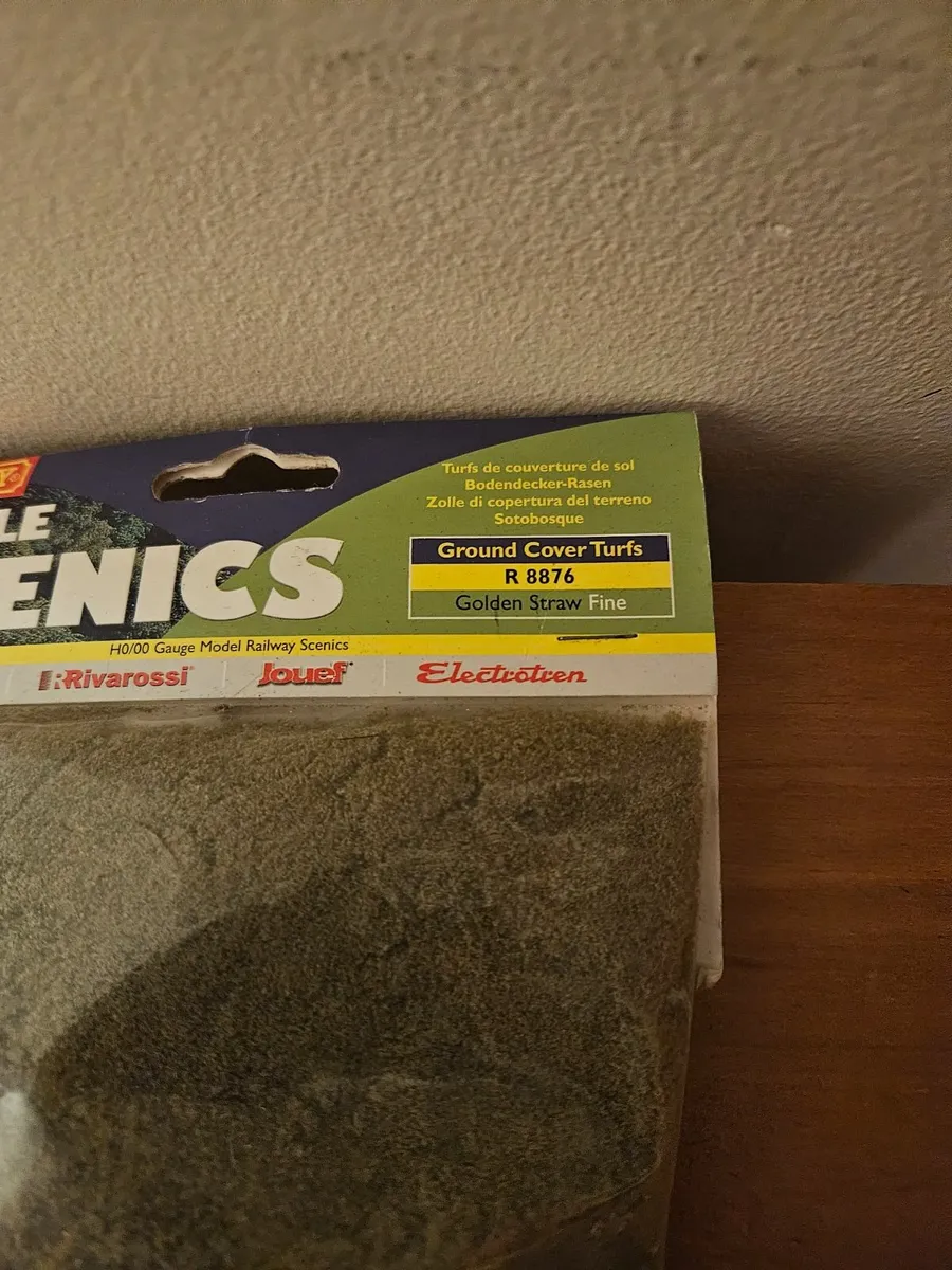 Hornby Fine Golden Straw - Image 1