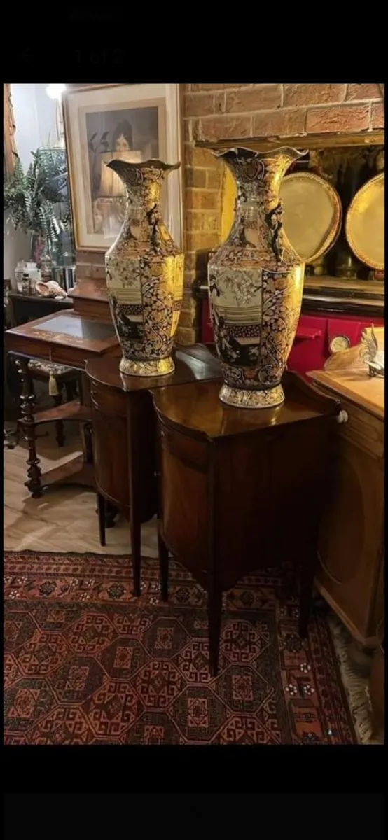 Two mahogany pot cupboard bedside tables - Image 1