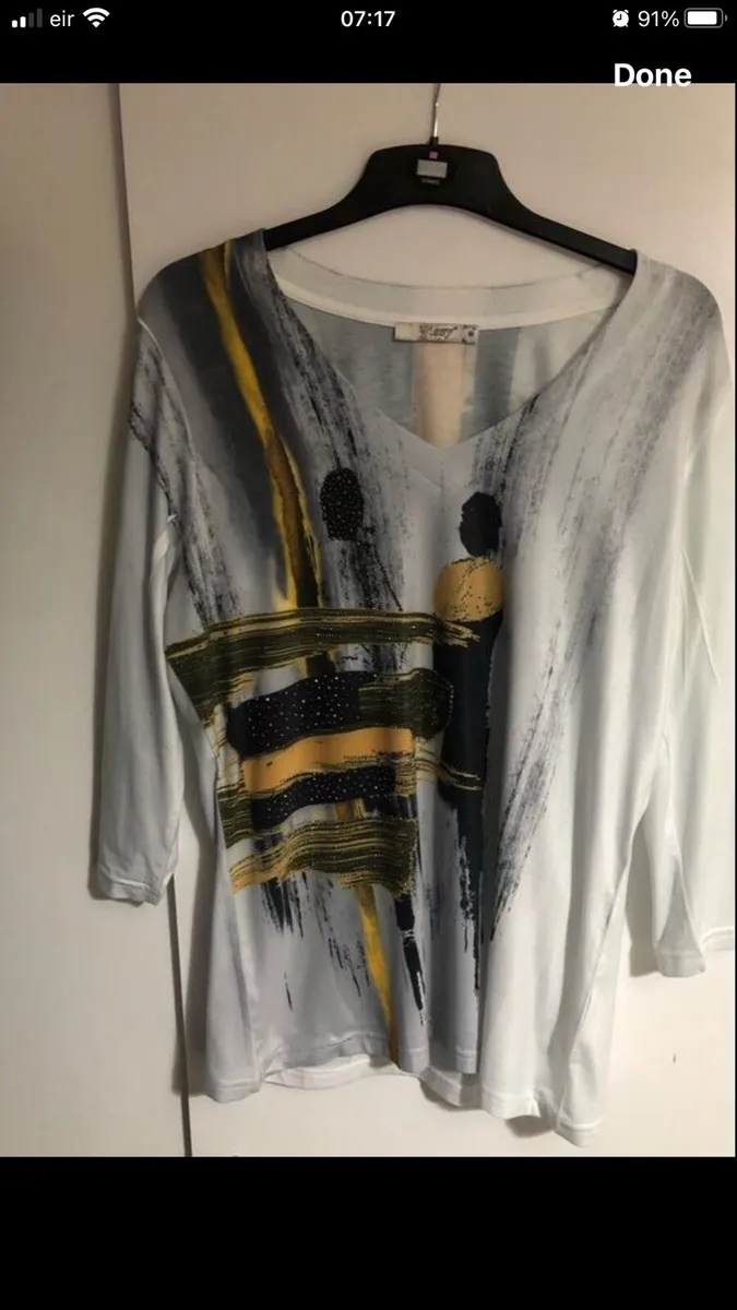 Ladies two piece suit size M €15 - Image 4