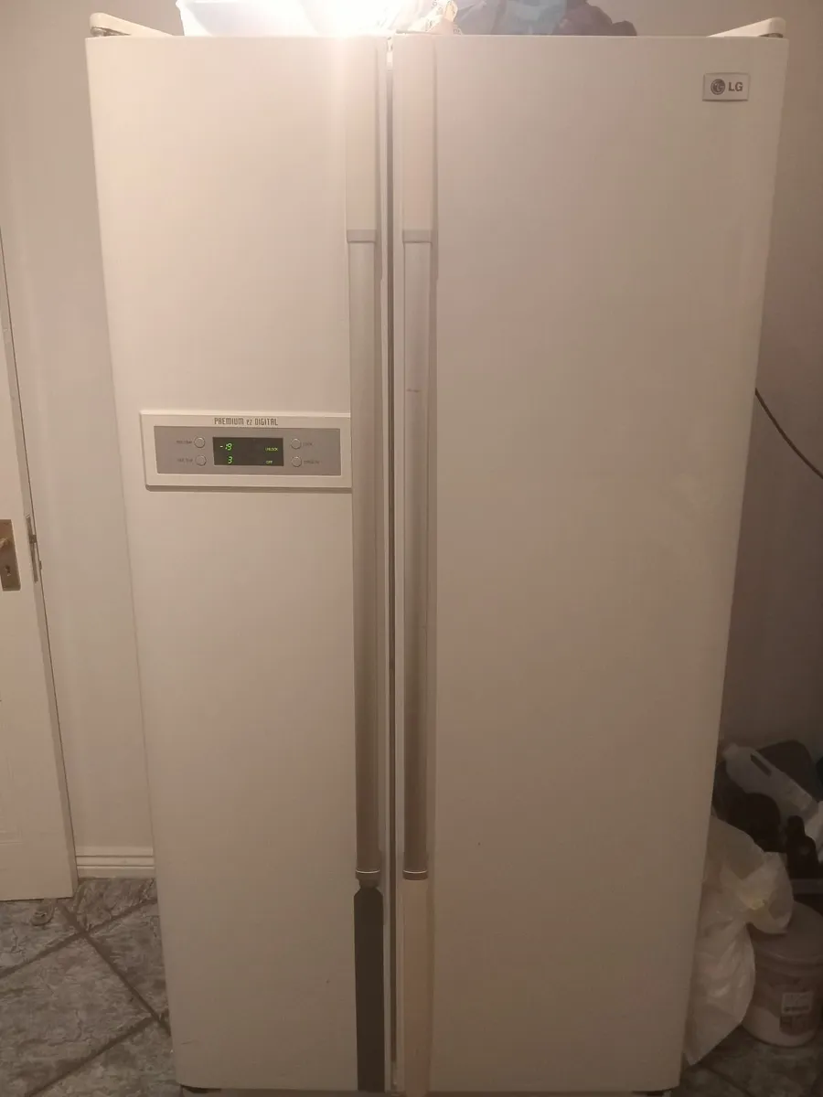 American style Lg Fridge Freezer - Image 1