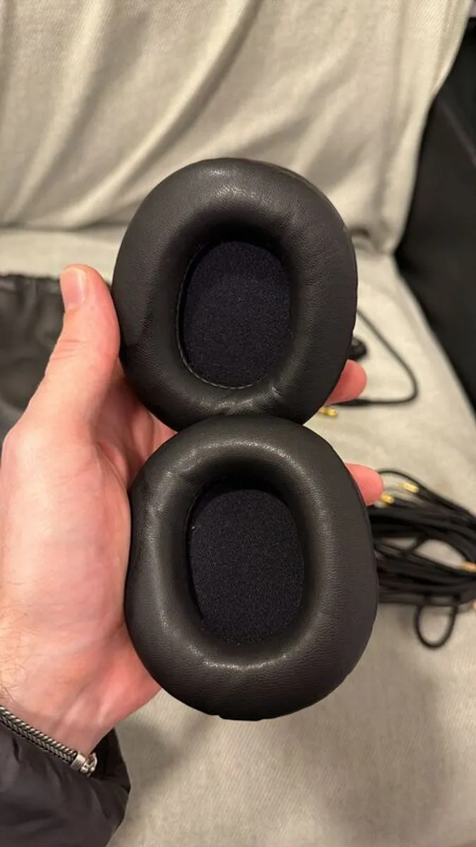 Audio-Technica M40x Professional Monitor Headphones Black - Image 2