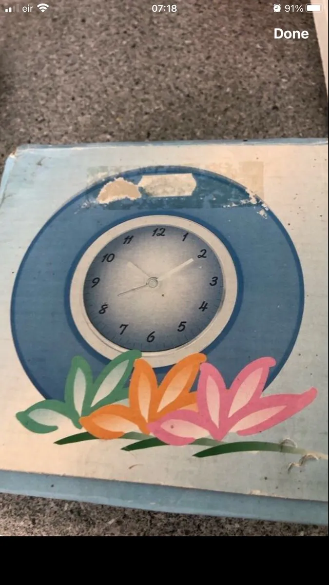 Small clock €5 - Image 1