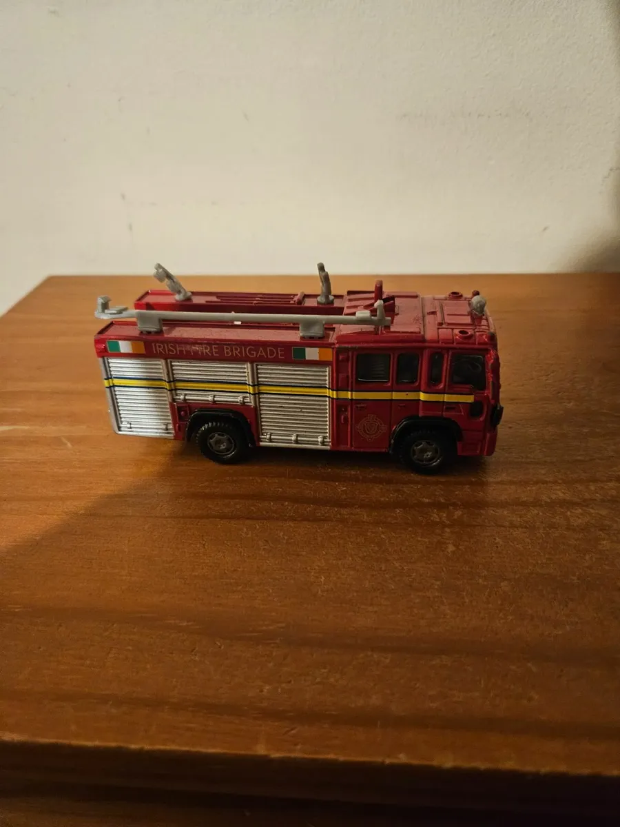 Corgi Dublin Fire Engine - Image 3