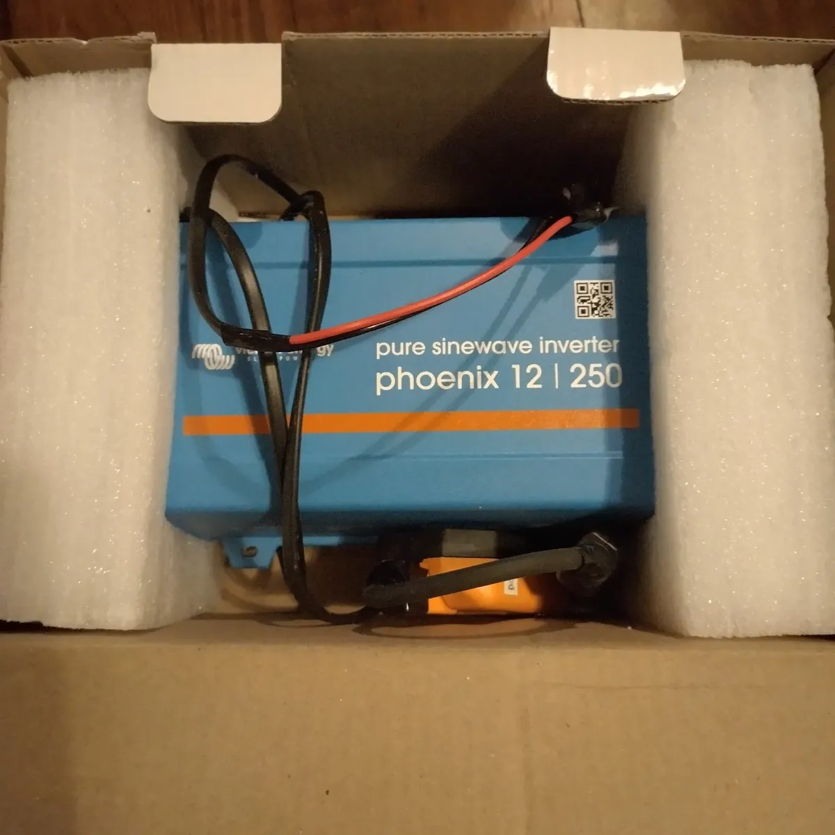 Victron pure sine wave inverter - Image 2