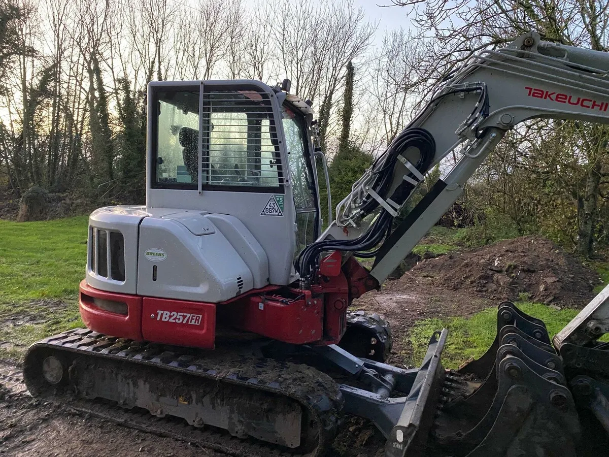 Excavator Takeuchi TB257FR - Image 1