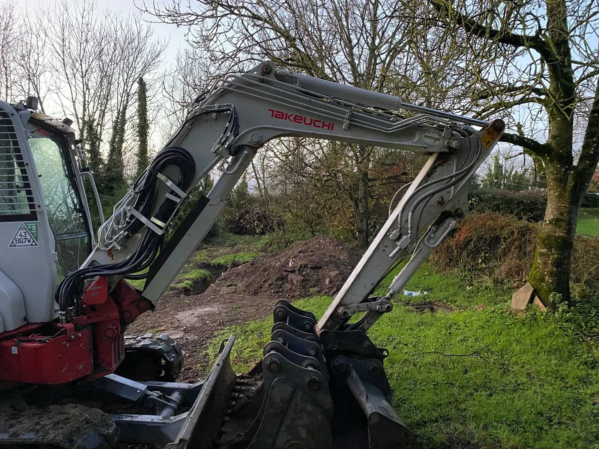 Excavator Takeuchi TB257FR - Image 2