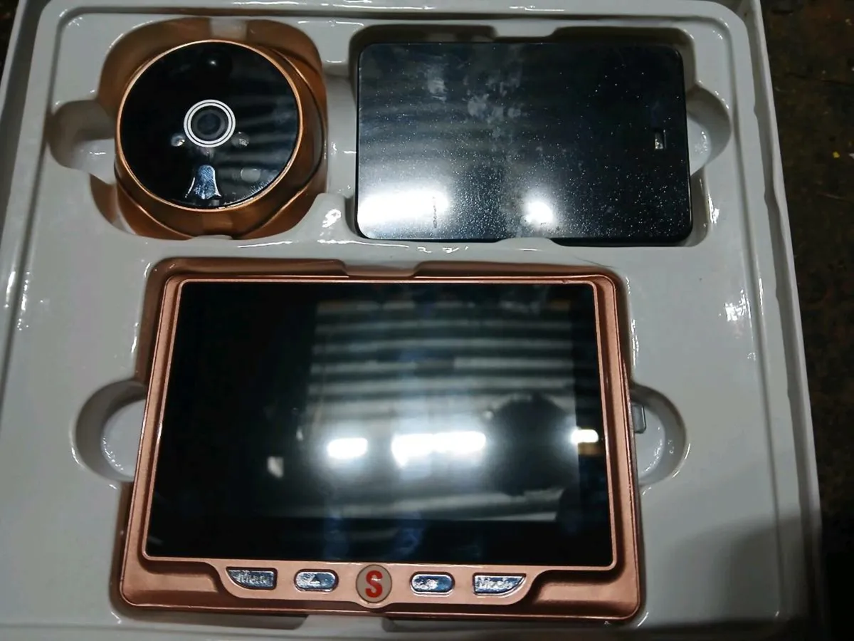 Wireless doorbell camera perfect in the box - Image 1