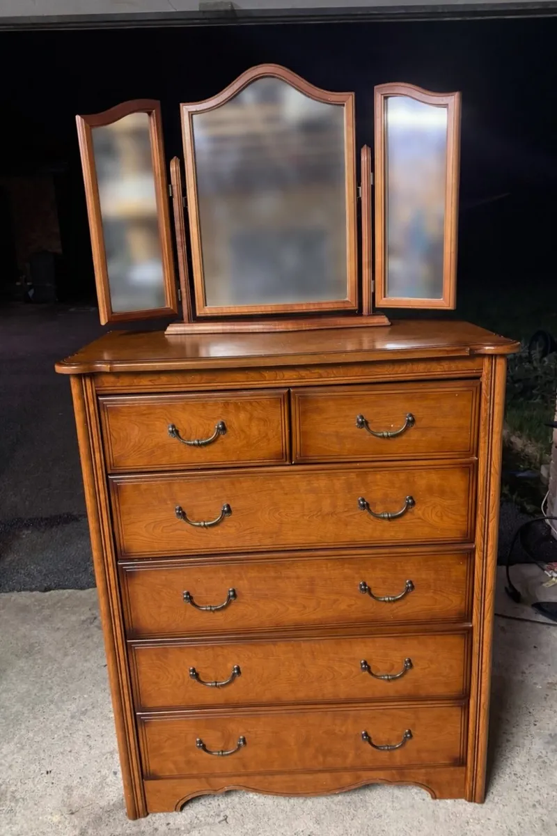 Solid Wooden Chest of Drawers with Triple Mirror - Image 1