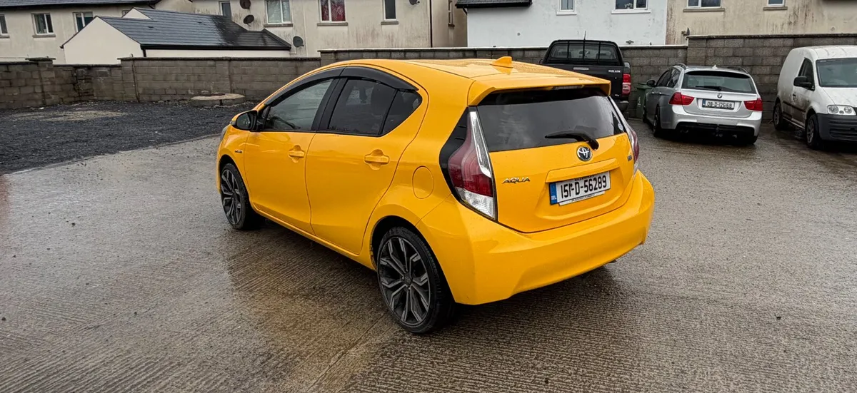 15 Toyota aqua 1.5 automatic - Image 4